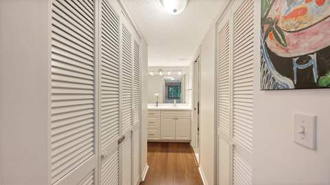 1708 Glenhouse Drive #314, Sarasota FL - photo 11 of 37