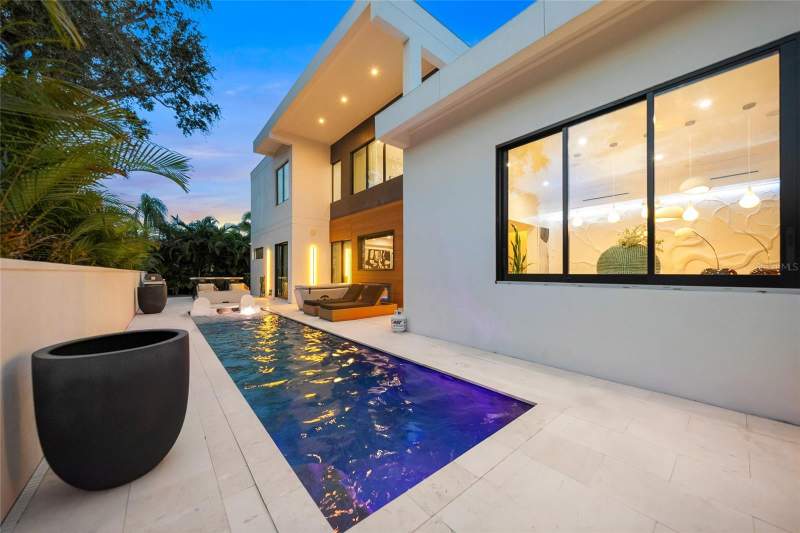 4 bedroom Single Family Residence at 2149 Hyde Park Street, La Linda Terrace, Sarasota — photo 3
