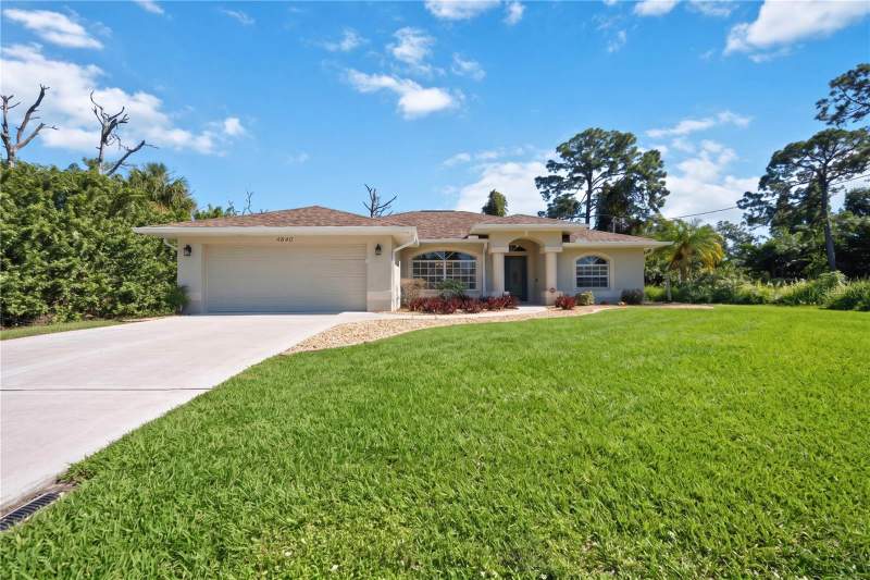 3 bedroom Single Family Residence at 4840 Foxhall Road, Port Charlotte Sub 51, North Port — photo 2