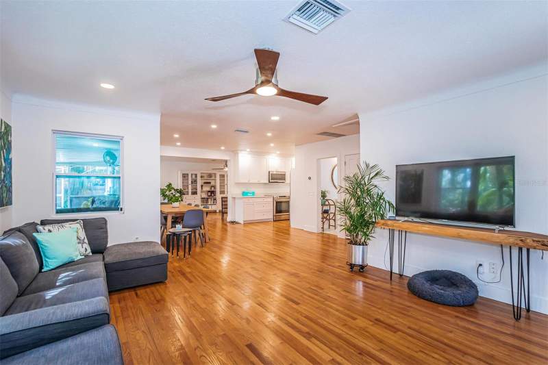 2 bedroom Single Family Residence at 2657 44th Street, Brunson-Dowell Sub 1, Gulfport — photo 3