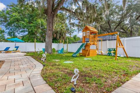1749 Magnolia Drive, Clearwater FL - photo 14 of 60