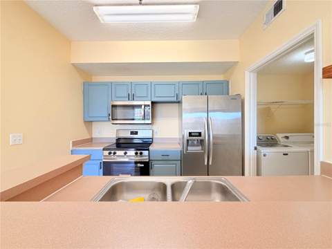 5500 Metrowest Boulevard #14-308, Orlando FL - photo 10 of 14