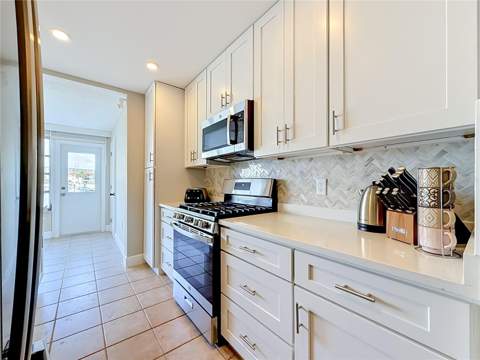 5925 Shore Boulevard #107, Gulfport FL - photo 12 of 46