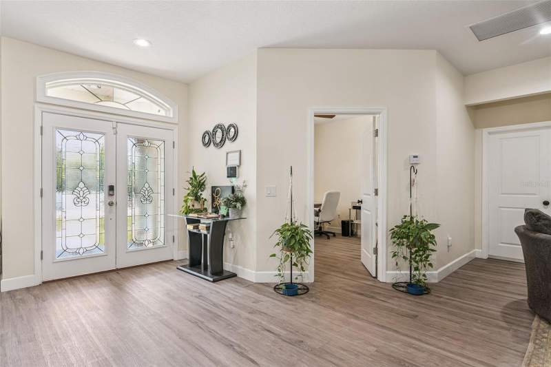 5 bedroom Single Family Residence at 5211 SW 103rd Loop, Emerald Point, Ocala — photo 4