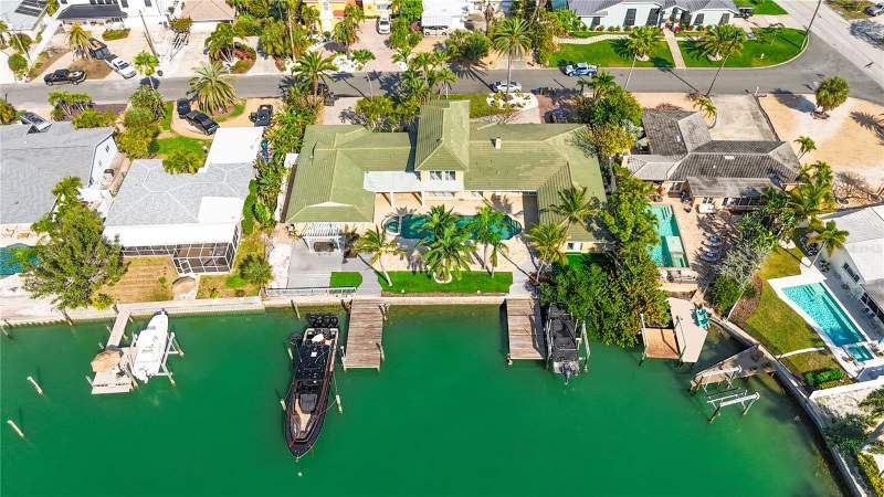 6 bedroom Single Family Residence at 482 Hermosita Drive, Vina-Del-Mar Sec 3, St Pete Beach — photo 3