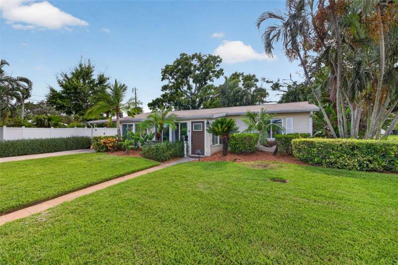 3 bedroom Single Family Residence at 4392 WALNUT STREET, SNELL SHORES MANOR, ST PETERSBURG — photo 2