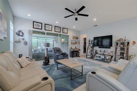 4905 Sandy Glen Way, Wimauma FL - photo 18 of 88