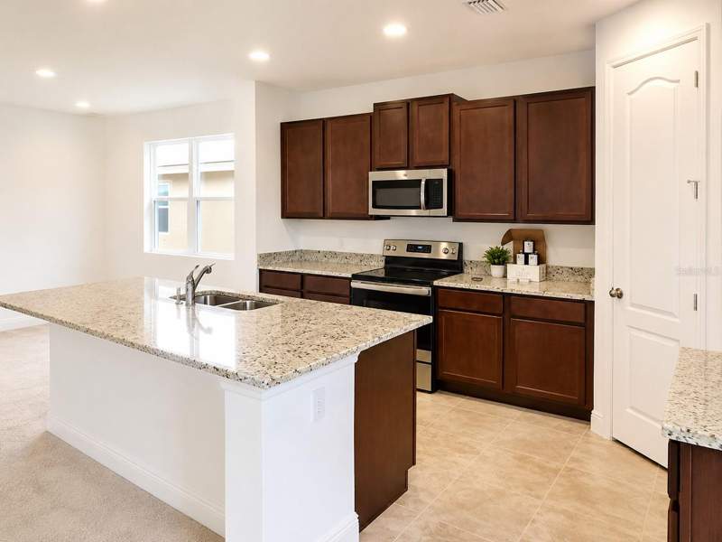 5 bedroom Single Family Residence at 4932 Olivia Court, Hanover Lakes Ph 3, St Cloud — photo 3