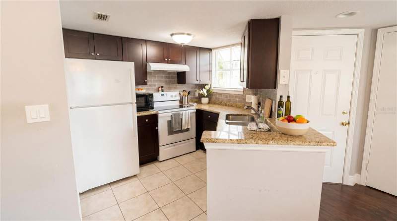 2 bedroom Condominium at 1948 Lake Atriums Circle #113, Plaza/Millenium, Orlando — photo 4