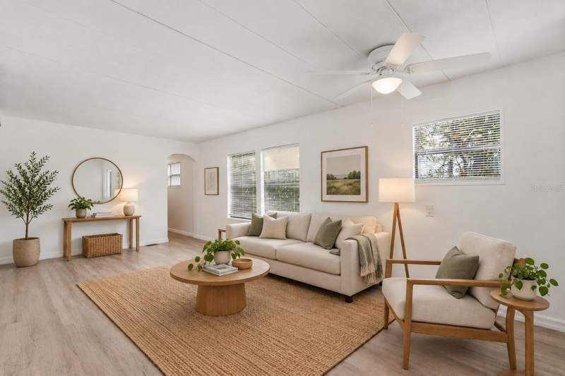 2 bedroom Mobile Home at 10004 Hamp Drive, Dade City, Dade City — photo 2