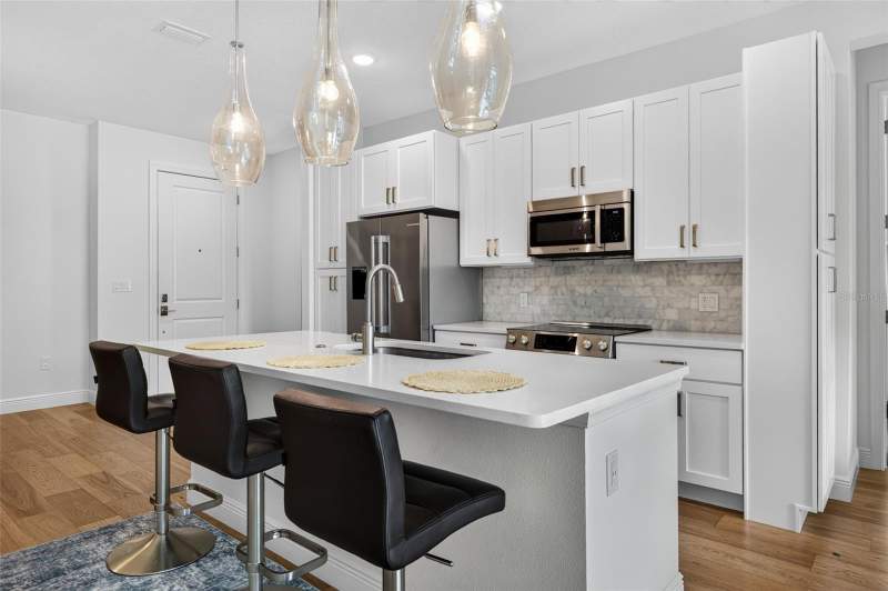 2 bedroom Condominium at 600 3rd Avenue #207, Castille Urbana Condo, St Petersburg — photo 2