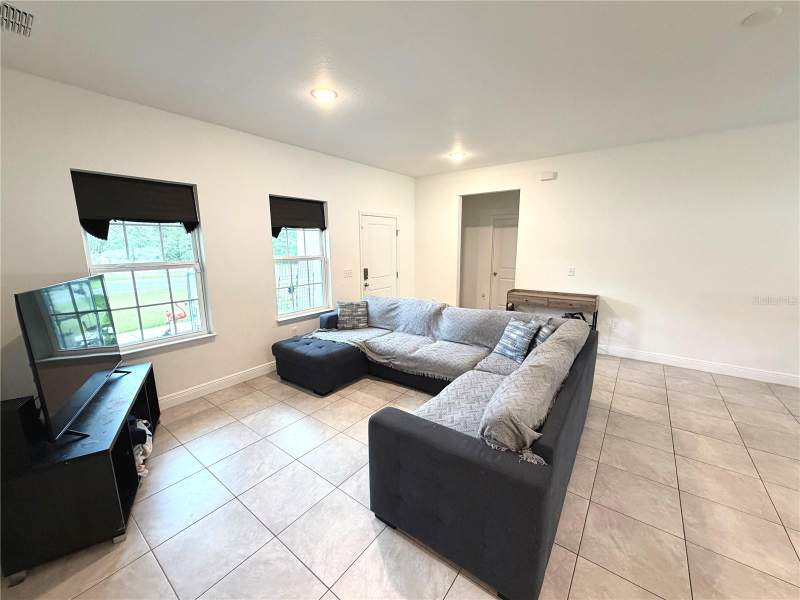 4 bedroom Single Family Residence at 835 Marion Oaks Manor, Marion Oaks, Ocala — photo 3