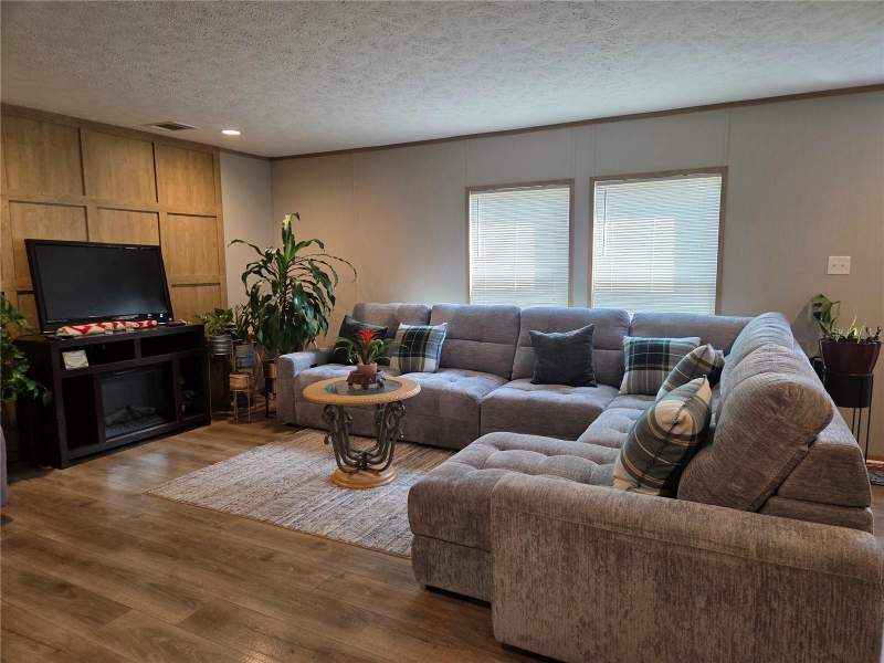3 bedroom Manufactured Home at 5211 Turtle Dove Trail, Country View Estates, Lakeland — photo 3