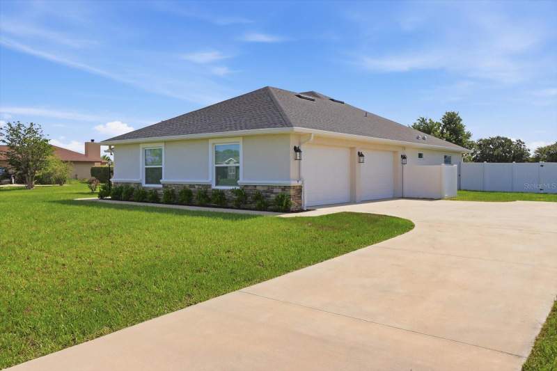 3 bedroom Single Family Residence at 9811 SE 64th Avenue, Golf Park Un 01, Belleview — photo 2