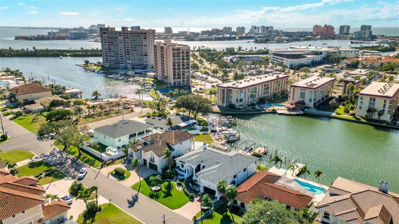 112 LEEWARD ISLAND home for sale in Island Estates Of Clearwater