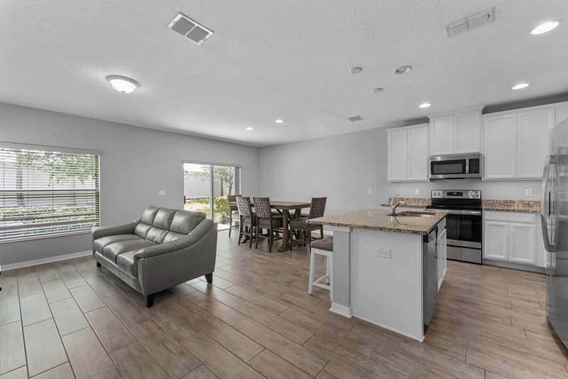 4 bedroom Townhouse at 1037 FLOWING TIDE DRIVE, TOWNS/AVALON RDG, ORLANDO — photo 3