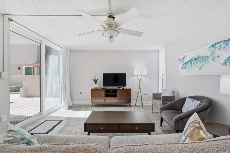 2 bedroom Condominium at 632 Edgewater Drive #135, Edgewater Arms 3rd Condo, Dunedin — photo 4