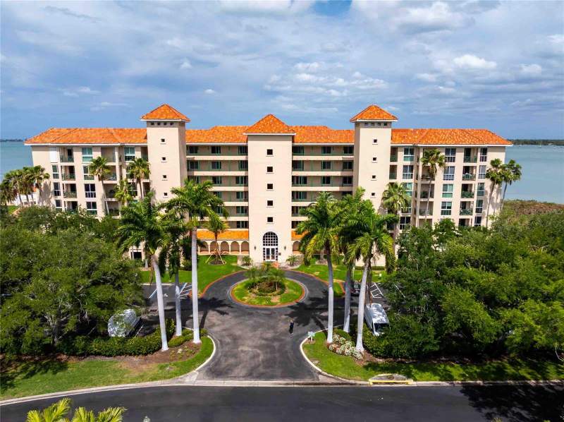 3 bedroom Condominium at 4737 Dolphin Cay Lane #407, Dolphin Cay Bermuda, St Petersburg — photo 2