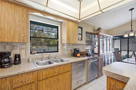 11423 Linden Drive, Spring Hill FL - photo 10 of 26