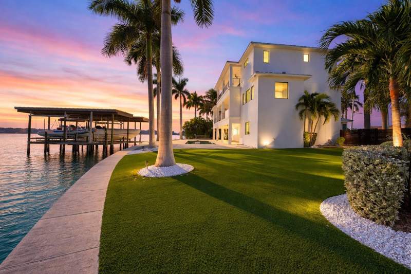 4 bedroom Single Family Residence at 7801 9th Avenue, South Cswy Isle Yacht Club Add, St Petersburg — photo 3