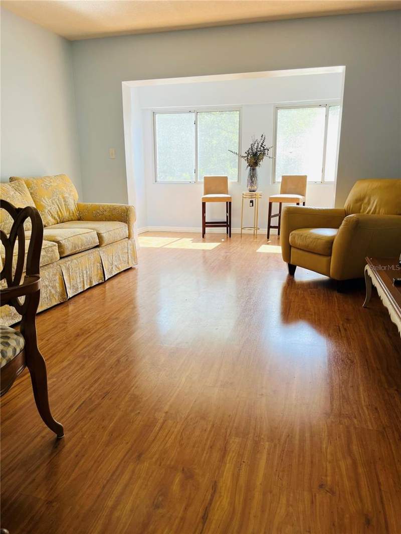 1 bedroom Condominium at 8651 10TH STREET #210, BARCLEY ESTATES, ST PETERSBURG — photo 2