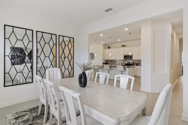 4 bedroom Single Family Residence at 4409 Eastminster Road, Garden Hill/Providence Ph 1, Davenport — photo 5