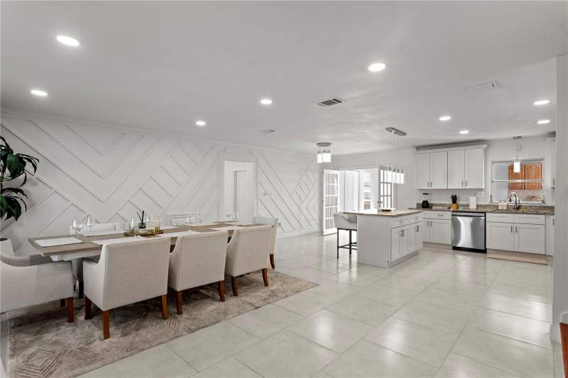 5 bedroom Single Family Residence at 8702 Elmwood Lane, Bay Crest Park Unit 06, Tampa — photo 3