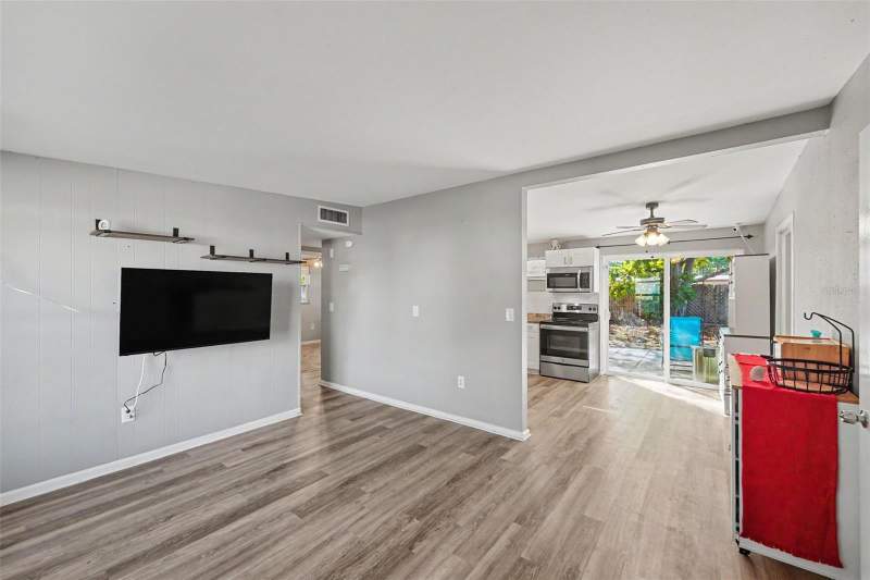 3 bedroom Single Family Residence at 8036 Rose Terrace, Crestridge 6th Add, Seminole — photo 5