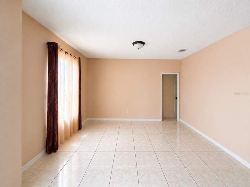 4 bedroom Single Family Residence at 905 Gloucester Court, Poinciana Village 2 Nbhd 1, Kissimmee — photo 3