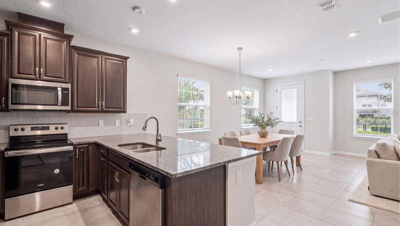 3 bedroom Townhouse at 9457 Randal Park Boulevard, Randal Walk, Orlando — photo 5