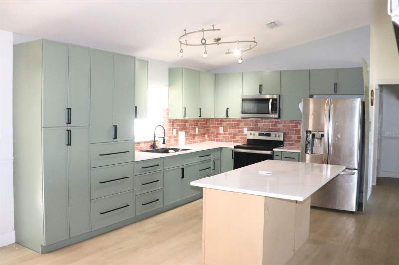 3 bedroom Single Family Residence at 80 Juniper Trail Loop, Silver Spgs Shores Un 25, Ocala — photo 3