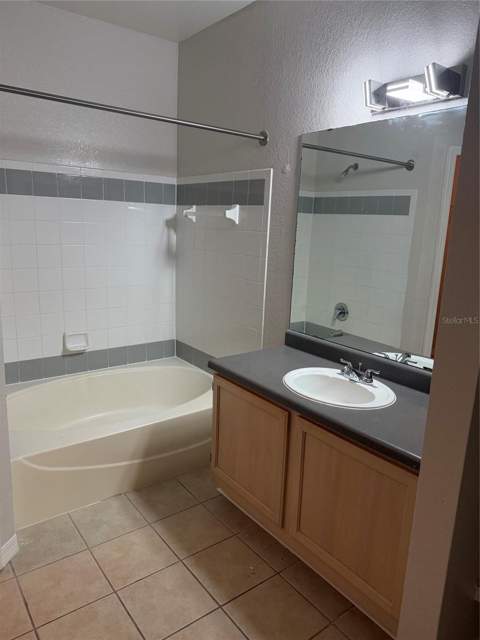 6685 Queens Borough Avenue #207, Orlando FL - photo 9 of 14