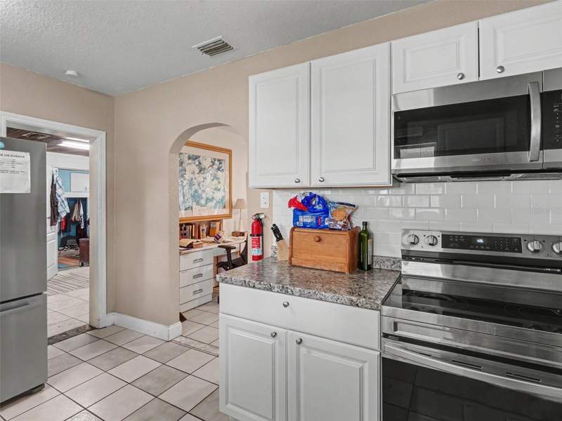3 bedroom Single Family Residence at 1503 55th Avenue, Airport Rev, Bradenton — photo 4