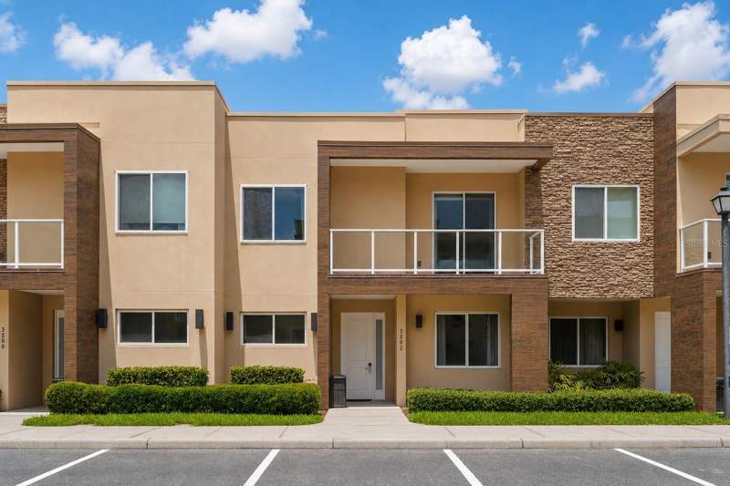 3202 BRASILIA AVENUE home for sale in Magic Village