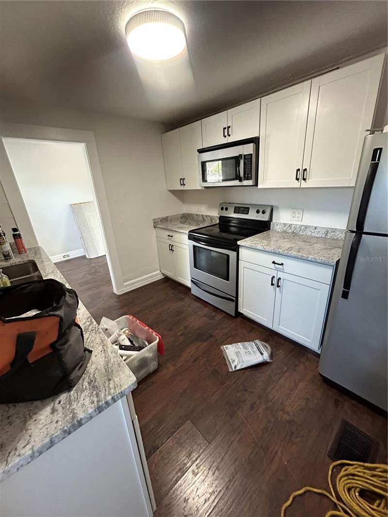 3 bedroom Single Family Residence at 2321 Trelain Drive, Trelain Add, St Petersburg — photo 3