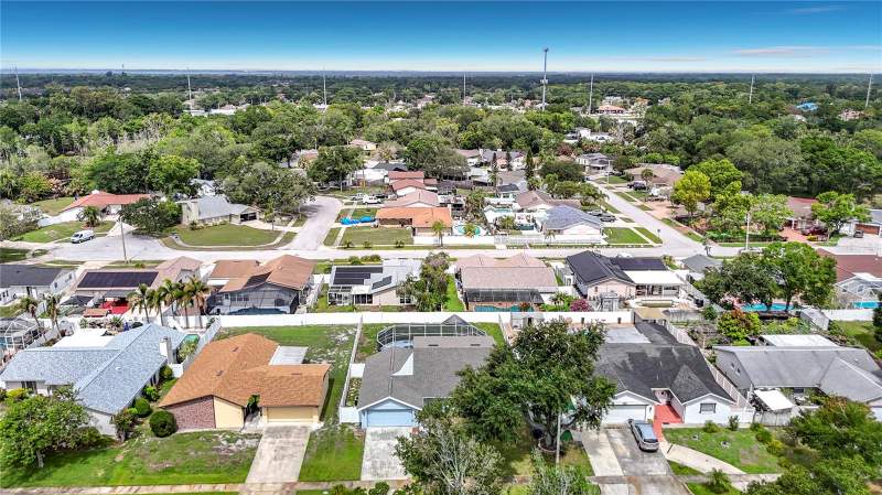 4 bedroom Single Family Residence at 7010 Cobblewood Court, Townn Country Park Unit 35, Tampa — photo 3