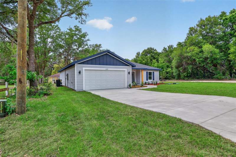 3 bedroom Single Family Residence at 4310 SW 157th Terrace, Rainbow Park Unit 3, Ocala — photo 2