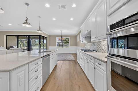 16927 Winthrop Place, Lakewood Ranch FL - photo 14 of 53