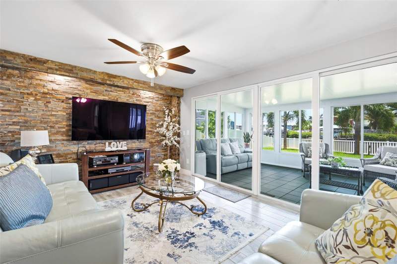 3 bedroom Single Family Residence at 485 Flamingo Drive, Apollo Beach Unit 01, Apollo Beach — photo 5