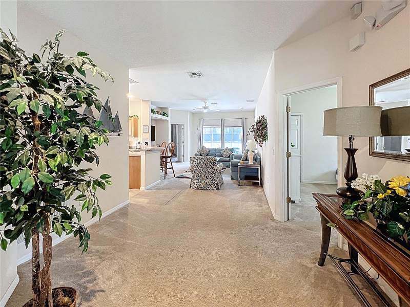 4 bedroom Single Family Residence at 102 Sandy Point Way, High Grove Unit 01 Lt 01 Pb 50 Pg 19-20, Clermont — photo 5