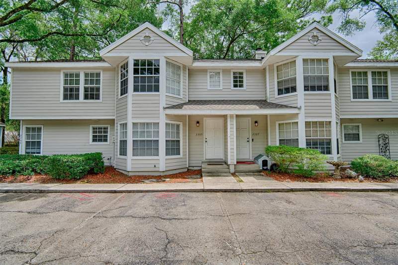 Carriage House Lane