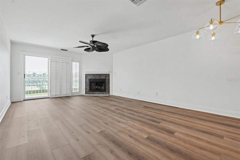 3 bedroom Townhouse at 269 MADEIRA CIRCLE, PALMS OF TIERRA, ST PETERSBURG — photo 4