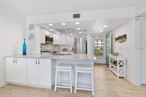 1250 N Portofino Drive #304, Sarasota FL - photo 15 of 45