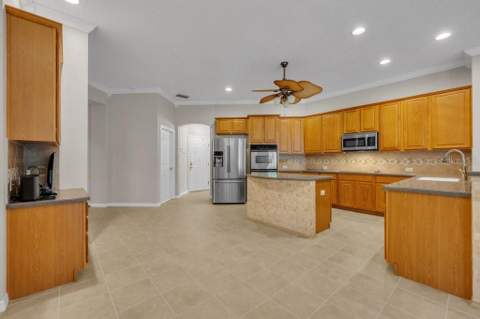 6122 Kestrelpark Drive, Lithia FL - photo 14 of 54