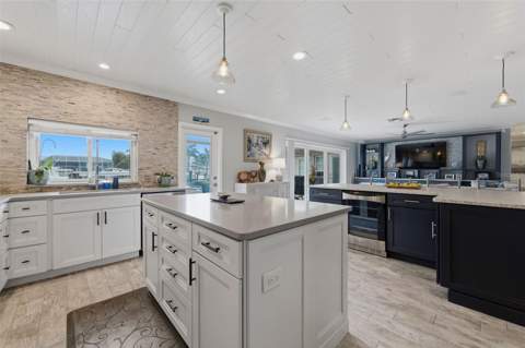 137 12th Street, Tierra Verde FL - photo 9 of 44