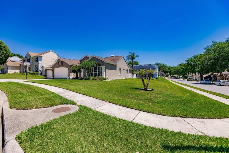 4 bedroom Single Family Residence at 1361 Olympia Park Circle, Lake Olympia North Village, Ocoee — photo 3
