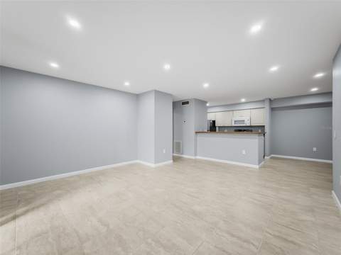 9481 Highland Oak Drive #1502, Tampa FL - photo 6 of 31