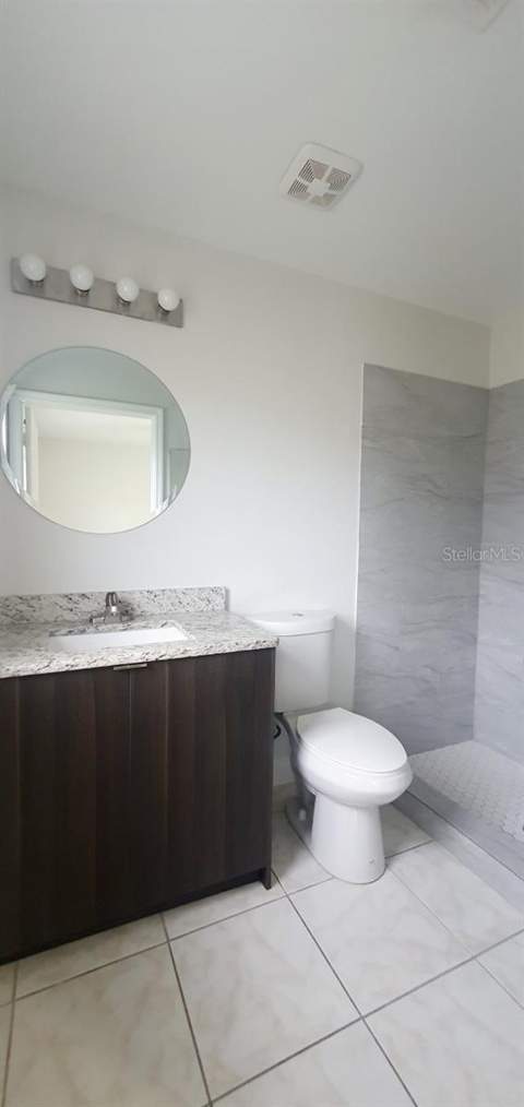 1215 Barefoot Bay Drive, Orlando FL - photo 6 of 12