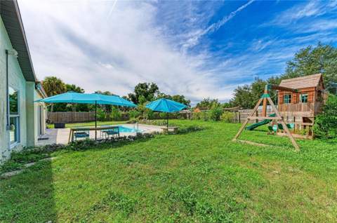 2219 Lockwood Meadows Circle, Sarasota FL - photo 11 of 42