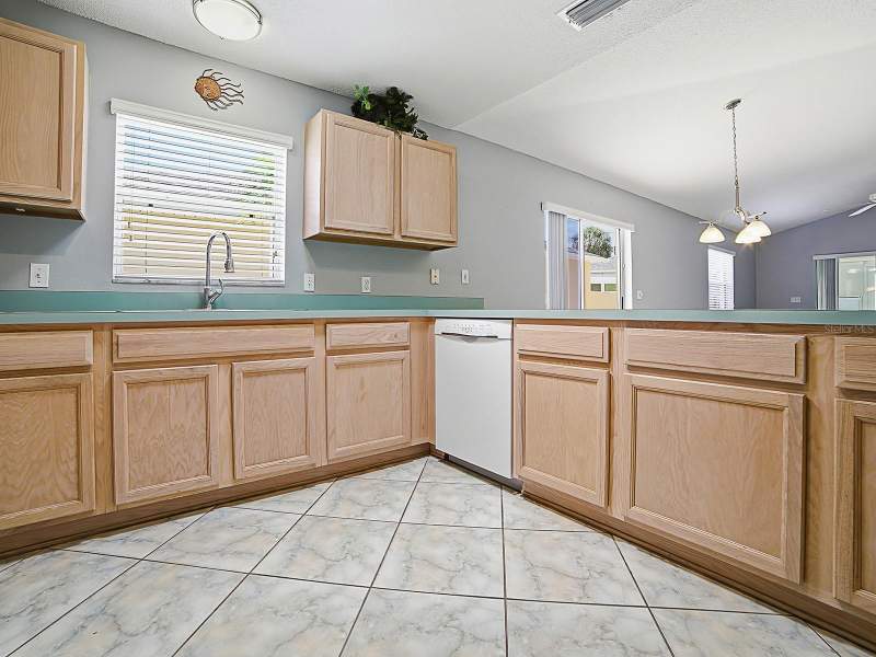2 bedroom Villa at 872 Winchester Court, The Villages, The Villages — photo 3